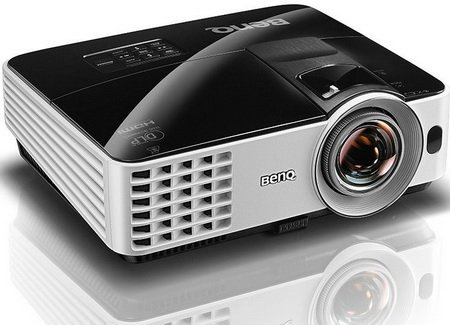 BenQ начала продажи короткофокусного DLP-проектора MW621ST